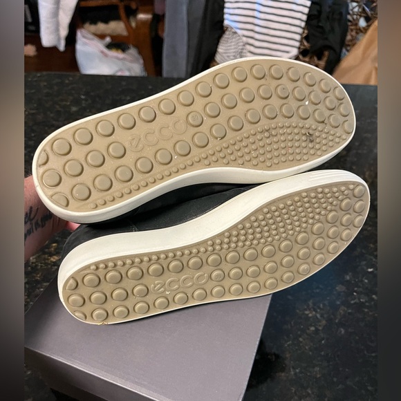 Ecco Soft low cut zip booties - Picture 7 of 8